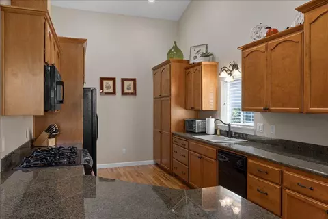 51 Broken Stone Way, Eagle Point, OR 97524 photo 11