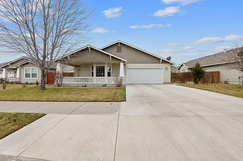 736 NE Sandstone Ct, Prineville, OR 97754