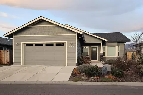 288 Oak Valley Dr, Talent, OR 97540