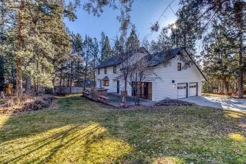 1562 NW Vicksburg Ave, Bend, OR 97703