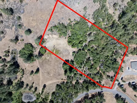 360 Sparky Way, Cave Junction, OR 97523