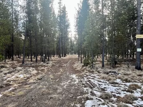 15945 Leslie Dr, La Pine, OR 97739