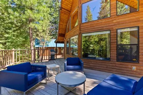 Exterior - 16330 Skyline Dr, Bend, OR 97703 photo 4 of 16