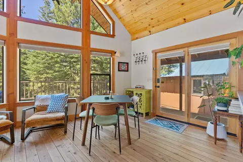 Dining - 16330 Skyline Dr, Bend, OR 97703 photo 2 of 3