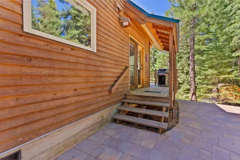 Exterior - 16330 Skyline Dr, Bend, OR 97703 photo 3 of 16