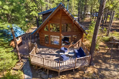 Exterior - 16330 Skyline Dr, Bend, OR 97703 photo 1 of 16