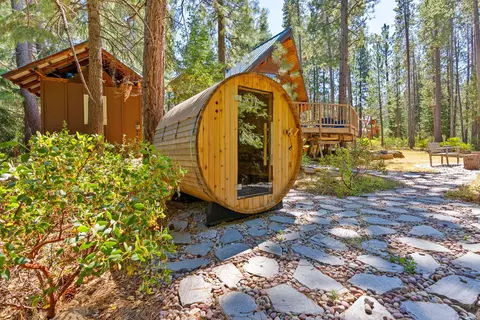 Exterior - 16330 Skyline Dr, Bend, OR 97703 photo 10 of 16