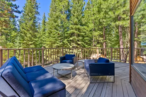 Exterior - 16330 Skyline Dr, Bend, OR 97703 photo 5 of 16