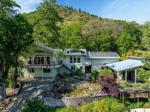 2583 Evans Creek Rd, Rogue River, OR 97537