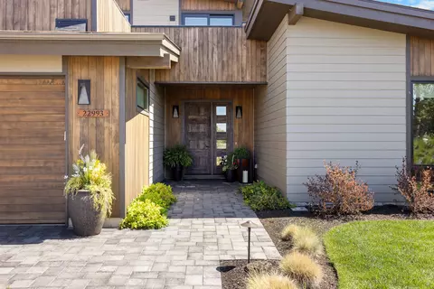 Exterior - 22993 Ghost Tree Ln, Bend, OR 97701 photo 2 of 10