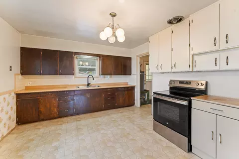 220 S 3rd St, Central Point, OR 97502 photo 11