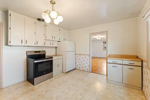 220 S 3rd St, Central Point, OR 97502 photo 10