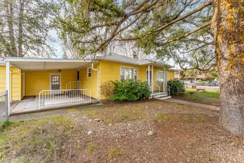 220 S 3rd St, Central Point, OR 97502 photo 18