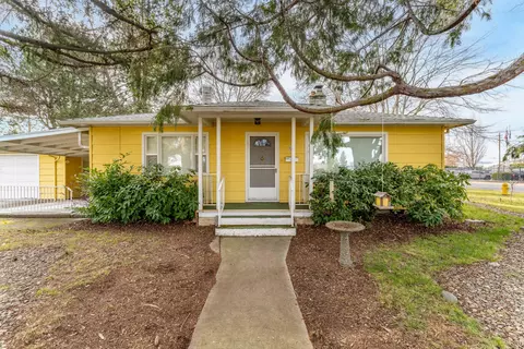 220 S 3rd St, Central Point, OR 97502 photo 7