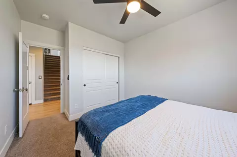 Bedroom - 67276 Gist Rd, Bend, OR 97703 photo 4 of 6