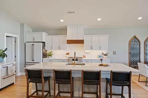 Kitchen - 67276 Gist Rd, Bend, OR 97703 photo 1 of 5