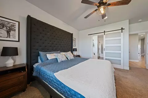 Bedroom - 67276 Gist Rd, Bend, OR 97703 photo 2 of 6