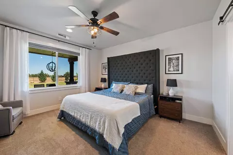 Bedroom - 67276 Gist Rd, Bend, OR 97703 photo 1 of 6
