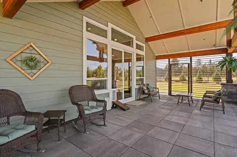 Exterior - 67276 Gist Rd, Bend, OR 97703 photo 3 of 12