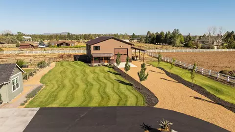Exterior - 67276 Gist Rd, Bend, OR 97703 photo 8 of 12