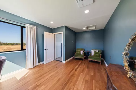 Bedroom - 67276 Gist Rd, Bend, OR 97703 photo 6 of 6