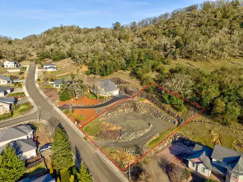 2957 NW Daysha Dr, Roseburg, OR 97471