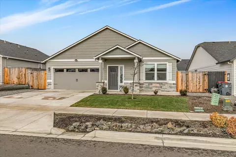 1637 Bronte Cir, Medford, OR 97504