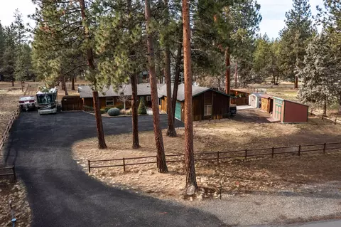 15689 Paddock Grn, Sisters, OR 97759
