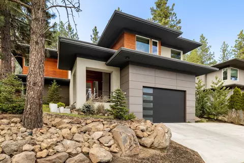 19504 SW Century Dr, Bend, OR 97702