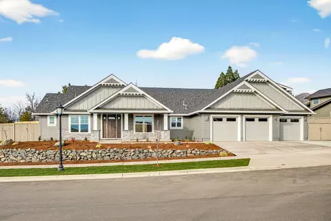 4043 Sunleaf Ave, Medford, OR 97504