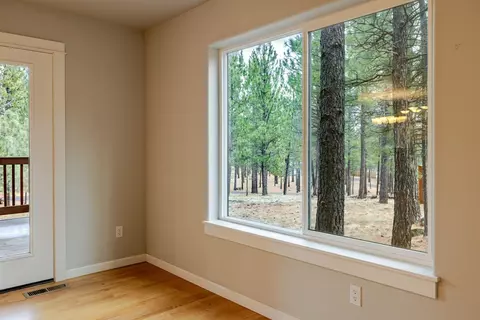 Living - 14450 Mountain View Loop, Sisters, OR 97759 photo 9 of 9