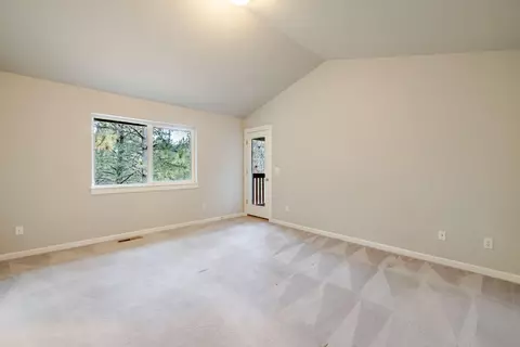 Bedroom - 14450 Mountain View Loop, Sisters, OR 97759 photo 2 of 9