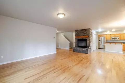 Living - 14450 Mountain View Loop, Sisters, OR 97759 photo 3 of 9