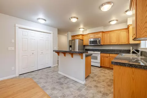 Kitchen - 14450 Mountain View Loop, Sisters, OR 97759 photo 1 of 2