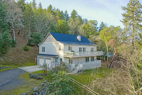 334 Andesite Dr, Jacksonville, OR 97530