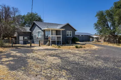 4308 NE Collins Dr, Madras, OR 97741
