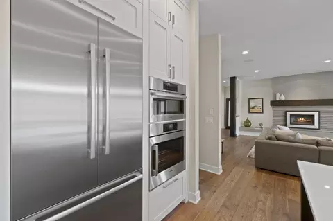 Kitchen - 61475 Hackleman Ct, Bend, OR 97702 photo 6 of 9