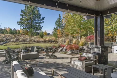 Exterior - 61475 Hackleman Ct, Bend, OR 97702 photo 12 of 17