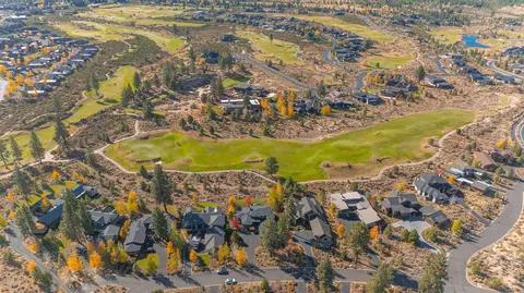View/Area - 61475 Hackleman Ct, Bend, OR 97702 photo 4 of 9
