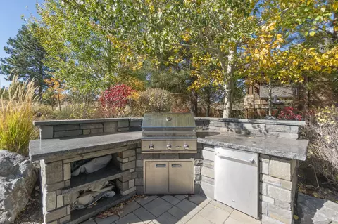 Kitchen - 61475 Hackleman Ct, Bend, OR 97702 photo 9 of 9