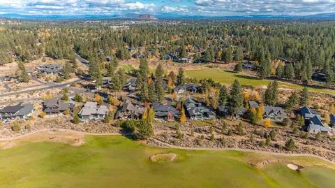 View/Area - 61475 Hackleman Ct, Bend, OR 97702 photo 5 of 9