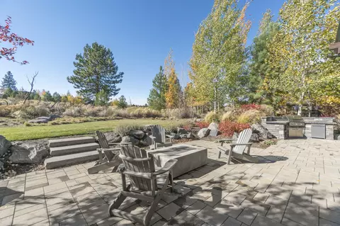 Exterior - 61475 Hackleman Ct, Bend, OR 97702 photo 11 of 17