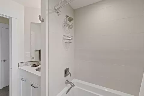 Bath - 61475 Hackleman Ct, Bend, OR 97702 photo 7 of 7