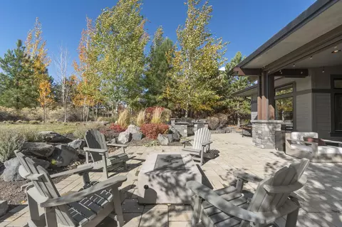 Exterior - 61475 Hackleman Ct, Bend, OR 97702 photo 10 of 17