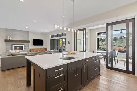 Kitchen - 61475 Hackleman Ct, Bend, OR 97702 photo 7 of 9