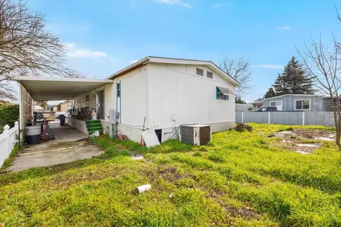301 Freeman Rd UNIT 92, Central Point, OR 97502 photo 4
