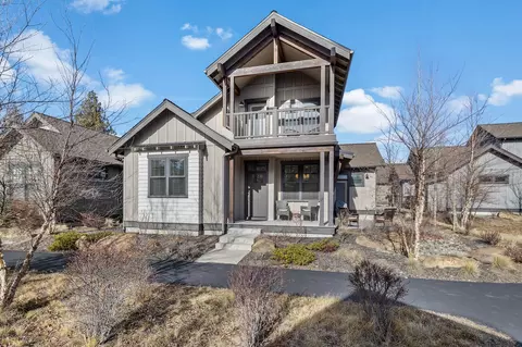19721 SW River Camp Ln, Bend, OR 97702