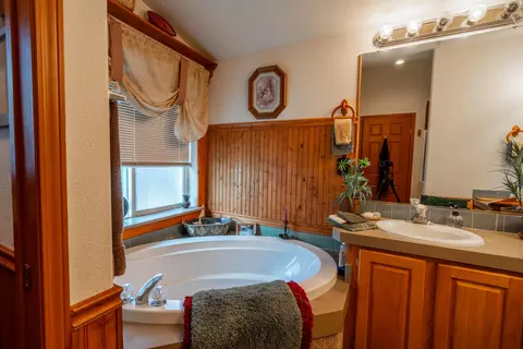 60626 River Bend Dr, Bend, OR 97702 photo 12