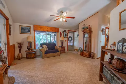 60626 River Bend Dr, Bend, OR 97702 photo 4