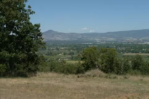 3563 S Stage Rd #LOT 5, Medford, OR 97501